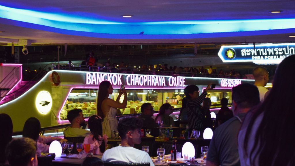 EXCURSIONES POR BANGKOK - EXPERIENCIA NOCTURNA EN BANGKOK - CENA CRUCERO, MÚSICA Y TEMPLOS ILUMINADOS
