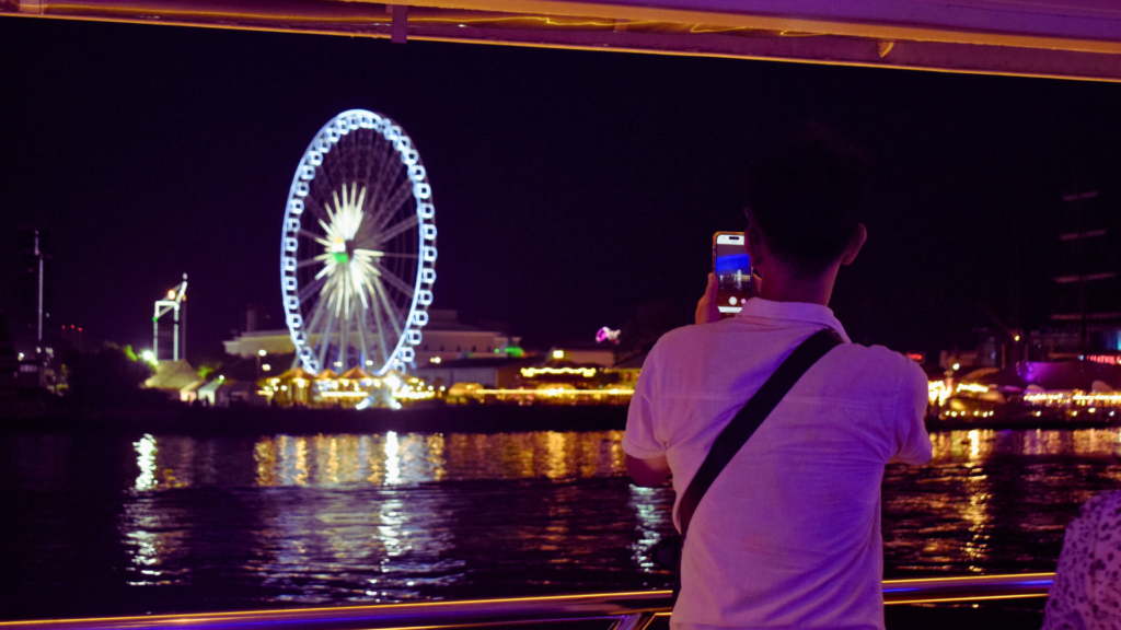 EXCURSIONES POR BANGKOK - EXPERIENCIA NOCTURNA EN BANGKOK - CENA CRUCERO, MÚSICA Y TEMPLOS ILUMINADOS