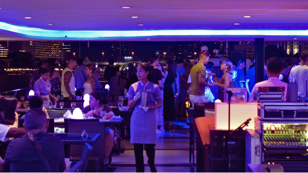 EXCURSIONES POR BANGKOK - EXPERIENCIA NOCTURNA EN BANGKOK - CENA CRUCERO, MÚSICA Y TEMPLOS ILUMINADOS