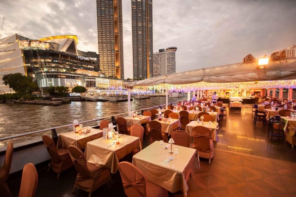 EXPERIENCIA NOCTURNA EN BANGKOK: CENA CRUCERO, MÚSICA Y TEMPLOS ILUMINADOS - Excursiones por Bangkok en Español
