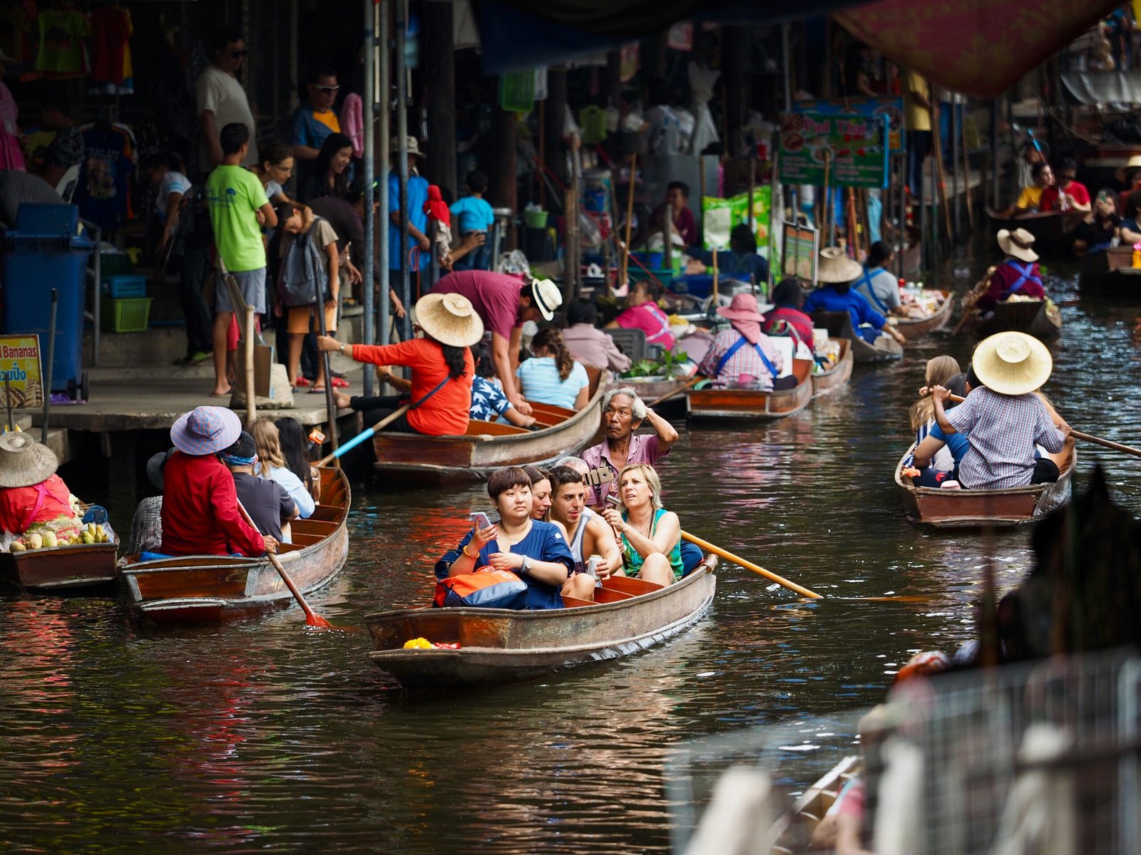 MERCADO FLOTANTE de DAMNOEN SADUAK y MERCADO del TREN de MAE KLONG - Excursiones por Bangkok en Español