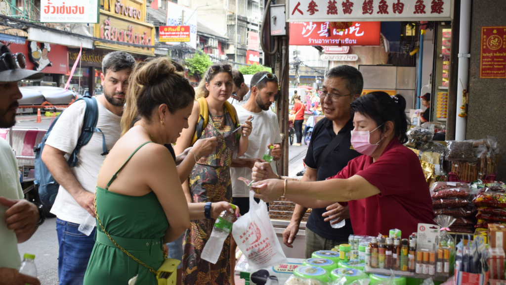 EXCURSIONES POR BANGKOK - TOUR GASTRONOMICO POR CHINATOWN Y TUK TUK