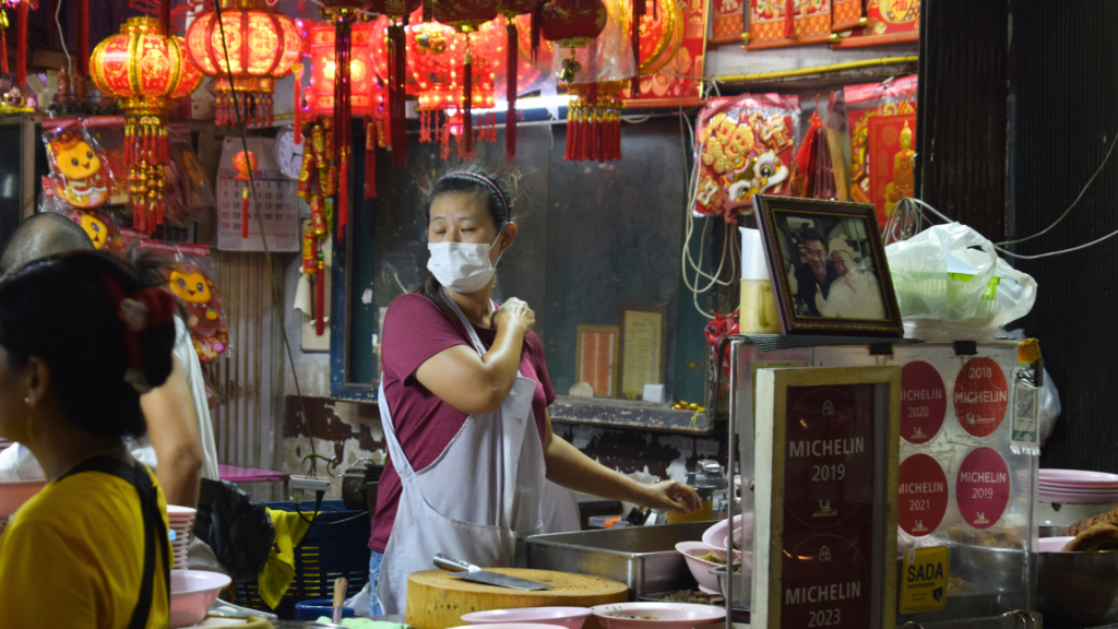 EXCURSIONES POR BANGKOK - TOUR GASTRONOMICO POR CHINATOWN Y TUK TUK