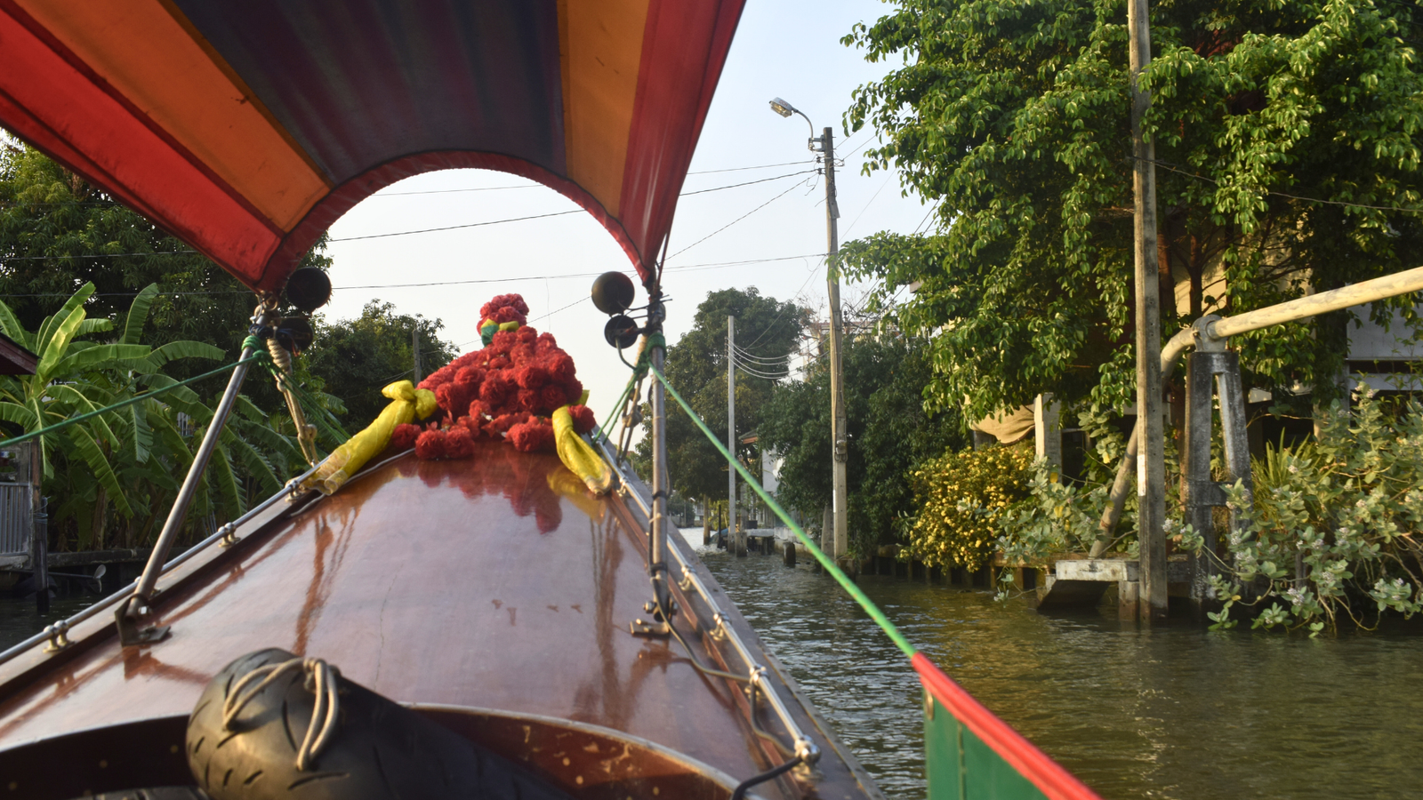 EXCURSIONES POR BANGKOK - PASEO POR KLONGS DE BANGKOK CON WAT ARUN