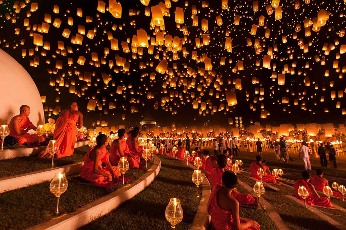 1762761108872_le-hoi-den-troi-yi-peng-chiang-mai-1
